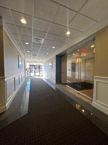 More Photos Of 1499 Post Rd, Fairfield Storefront For Lease