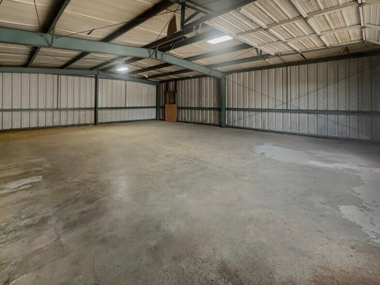 More Photos Of 3220 Money Rd, Montgomery Distribution For Lease