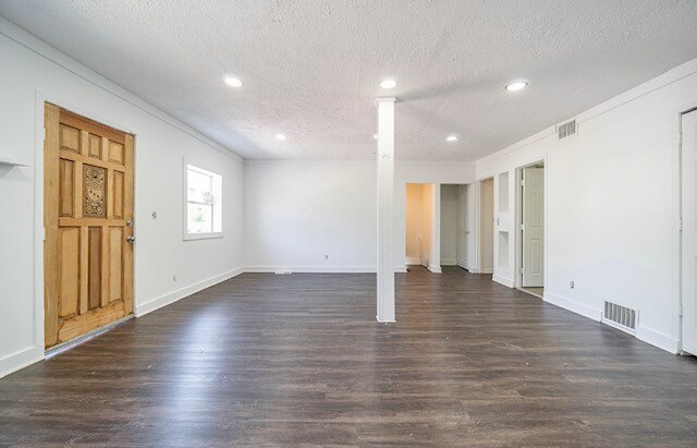 More Photos Of 923 Sullivant Ave, Columbus Storefront Retail Office For Sale