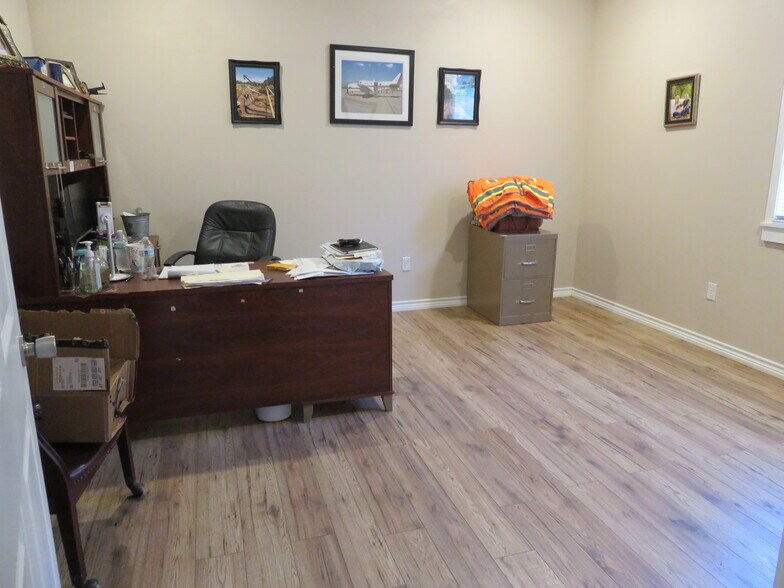More Photos Of 3381 TX-21 Hwy, Nacogdoches Light Manufacturing For Sale