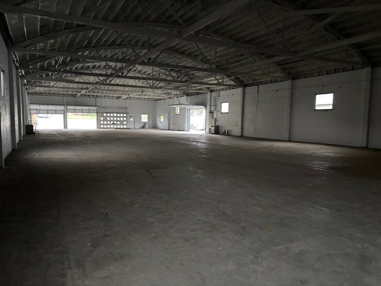 More Photos Of 6125 NE Portland Hwy, Portland Warehouse For Lease