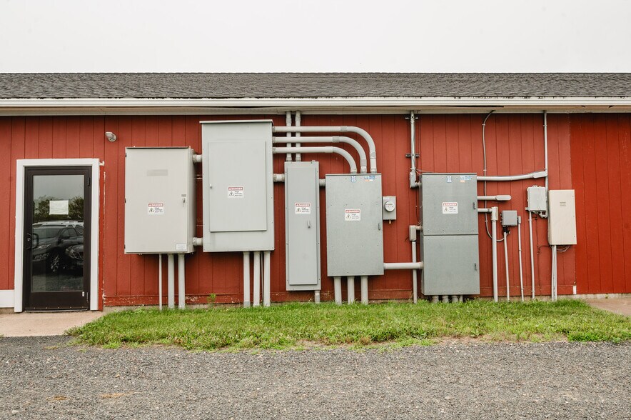 More Photos Of 373 280th St, Osceola Industrial For Lease