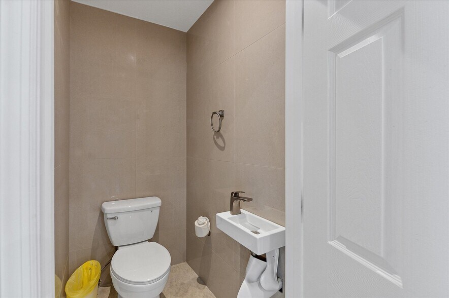 More Photos Of 1236 13th St, Sarasota Apartments For Sale