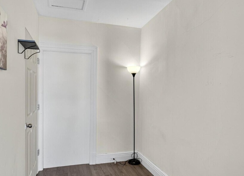 More Photos Of 271 Thomas St, Peterborough Apartments For Sale