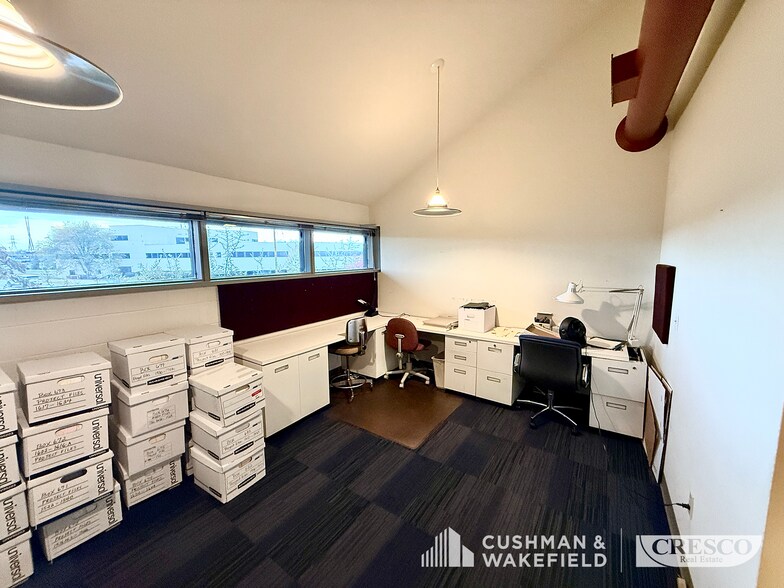 More Photos Of 6125 S Broadway, Lorain Office For Sale
