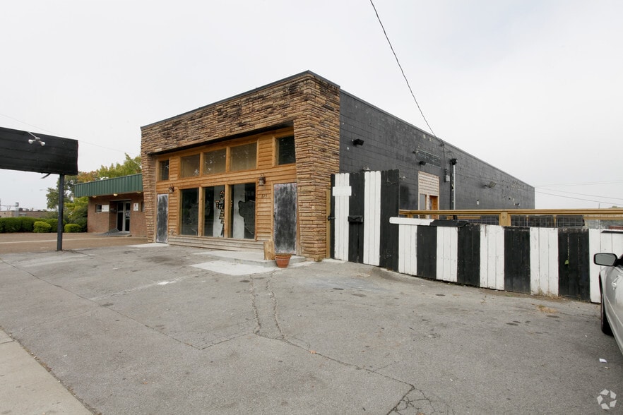 More Photos Of 823 Woodland St, Nashville Freestanding For Lease