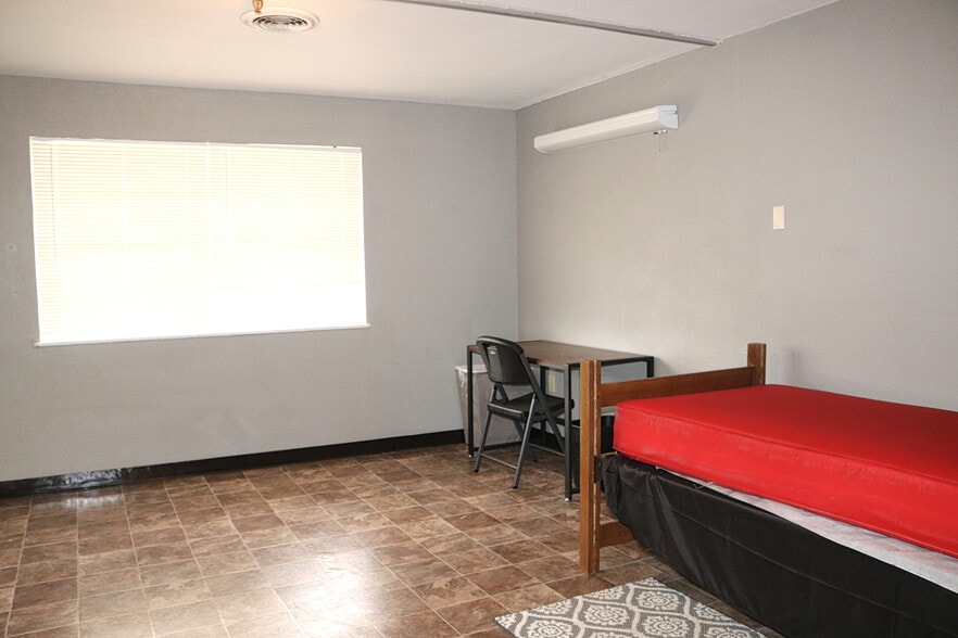 More Photos Of 202 W 3rd St, Hale Center Skilled Nursing Facility For Sale