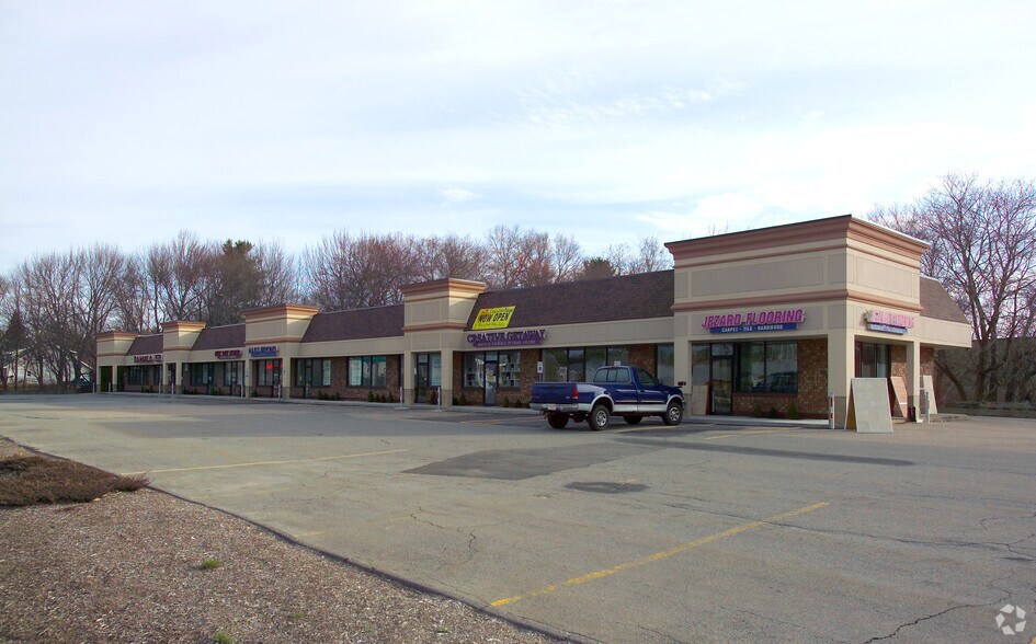 More Photos Of 646 Washington St, Easton Freestanding For Lease