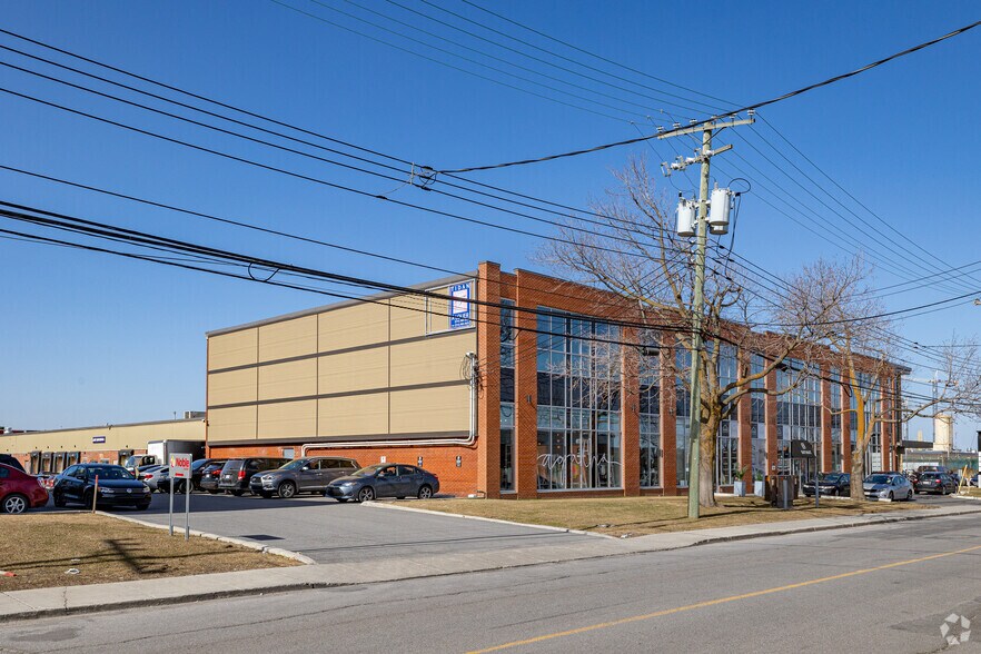 More Photos Of 8270-8310 Ch Devonshire, Mt Royal Unknown For Lease