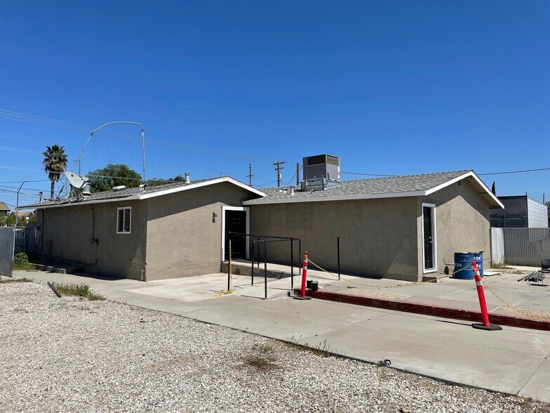 More Photos Of 1112 E Service Rd, Ceres Warehouse For Lease