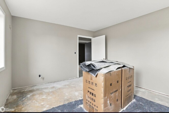 More Photos Of 1307 Broadway St, West Burlington Freestanding For Sale