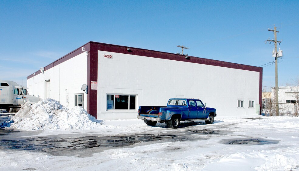 More Photos Of 409 Industry Dr, Columbus Warehouse For Lease