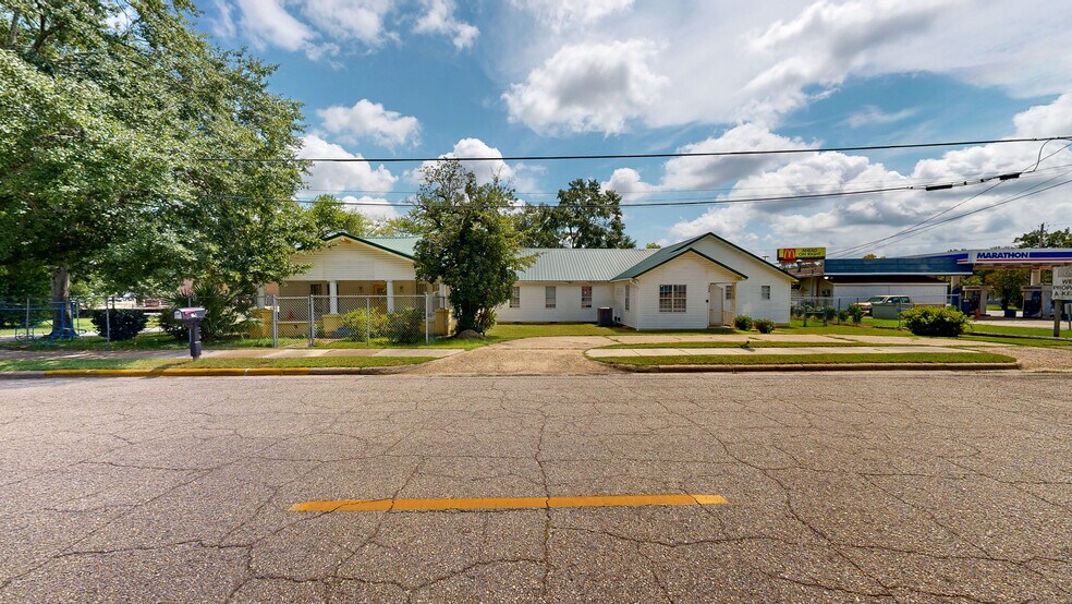 Primary Photo Of 104 N Herring St, Dothan Office For Sale