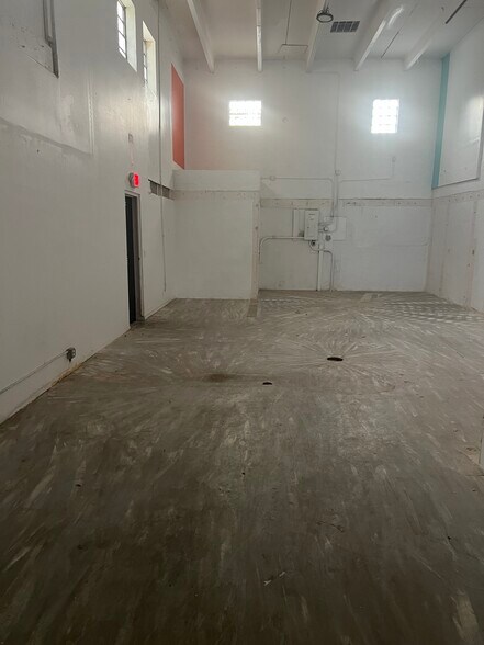 More Photos Of 1325-1343 NE 119th St, Miami Warehouse For Lease