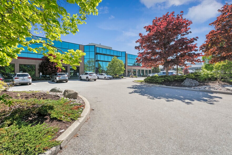 More Photos Of 5705 Cancross Ct, Mississauga Office For Sale