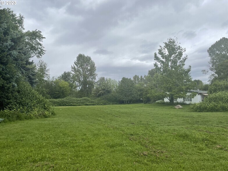 More Photos Of 340 NE Marine Dr, Portland Land For Sale