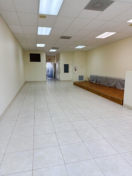 More Photos Of 2401 Pecan, McAllen Unknown For Lease
