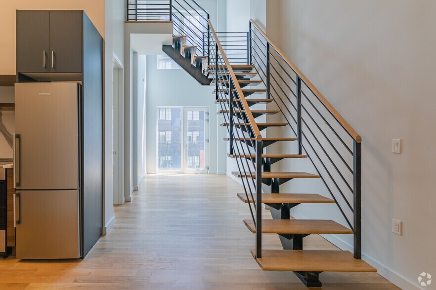 More Photos Of 45-67 Davis St, Long Island City Apartments For Lease