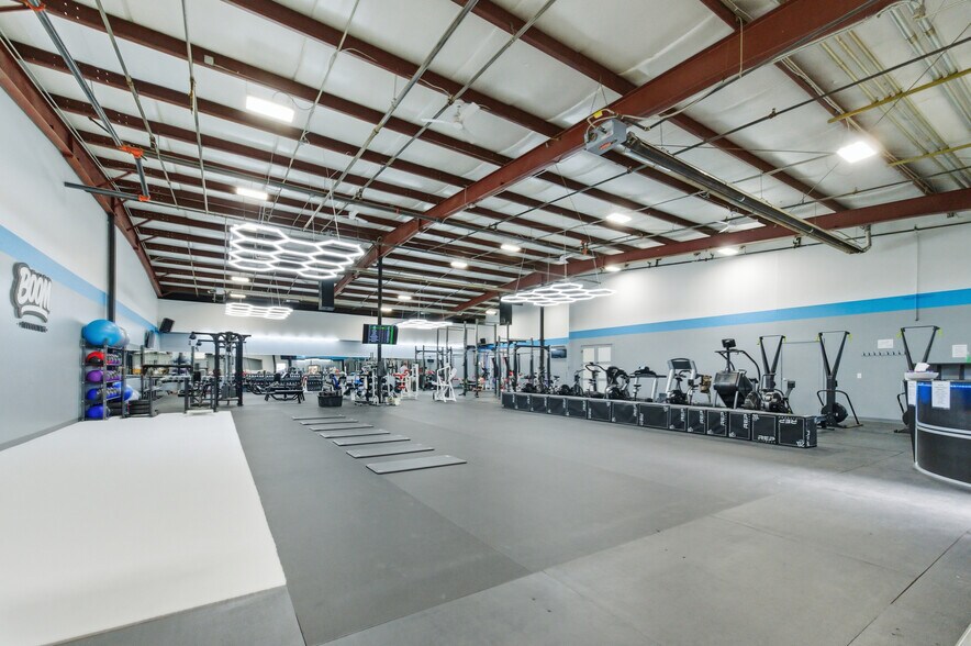 More Photos Of 1657 N State St, Lehi Manufacturing For Sale
