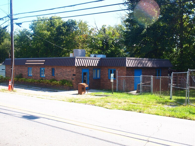 More Photos Of 1521 Sulphur Springs Rd, Waynesville Office For Sale
