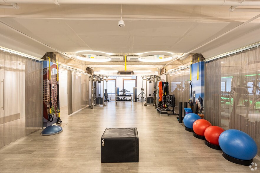 More Photos Of 35 E Wacker Dr, Chicago Office For Lease