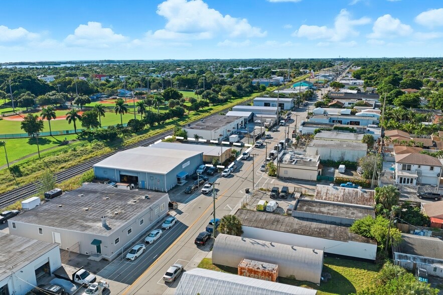 More Photos Of 4504 Georgia Ave, West Palm Beach Service For Lease