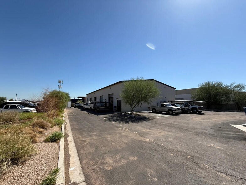 More Photos Of 2643 N 36 Ave, Phoenix Warehouse For Lease