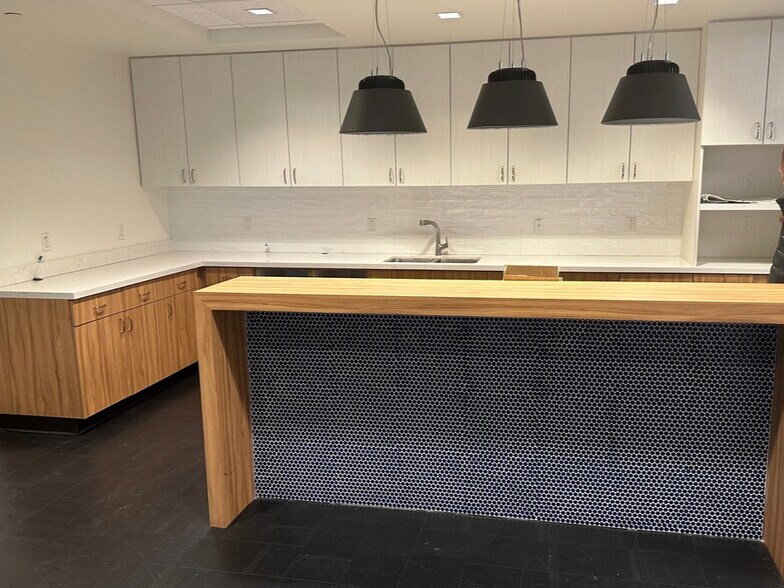 More Photos Of 35 Corporate Dr, Trumbull Medical For Lease