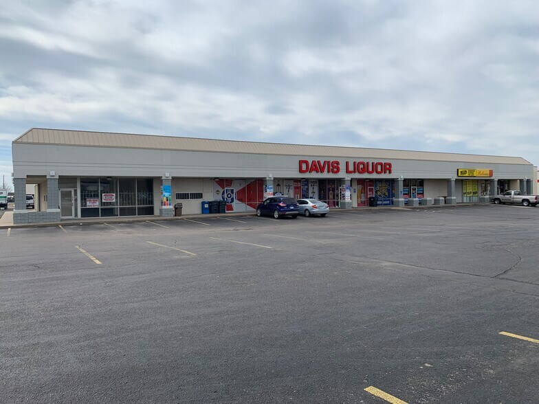 More Photos Of 8909 W Kellogg Dr, Wichita Storefront For Lease