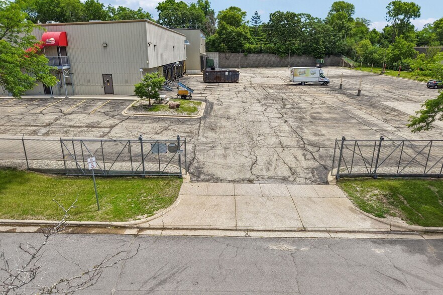 More Photos Of 4484 Robertson Rd, Madison Warehouse For Sale