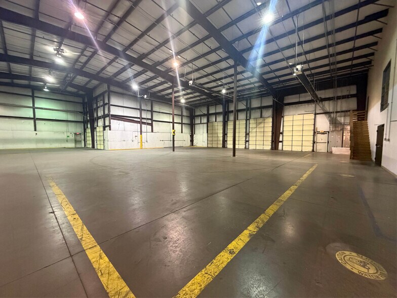 More Photos Of 12304 Cary Cir, La Vista Warehouse For Lease