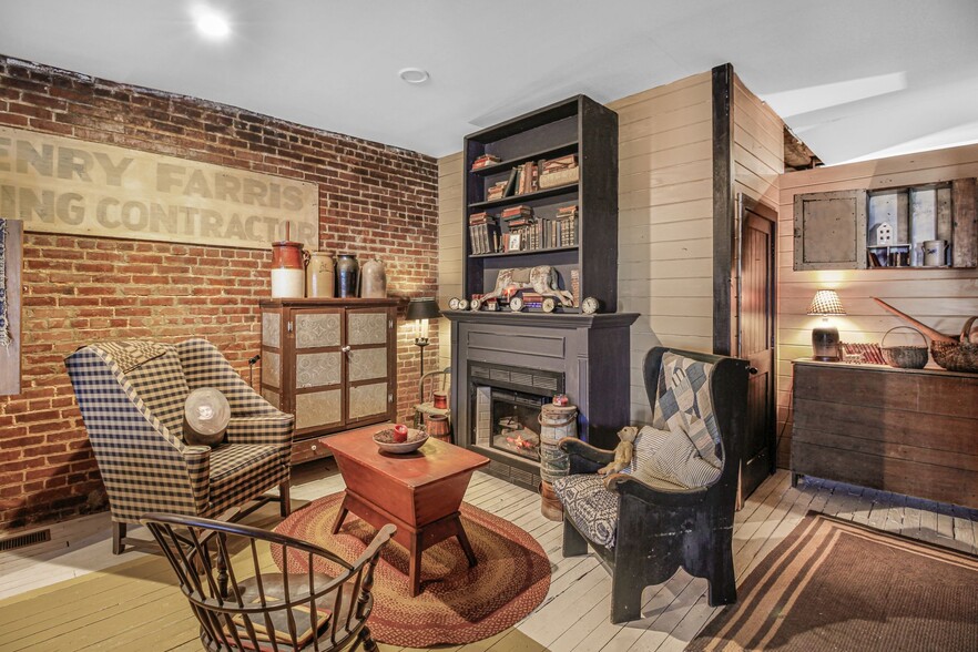 More Photos Of 123 Water St, Horse Cave Storefront Retail Residential For Sale