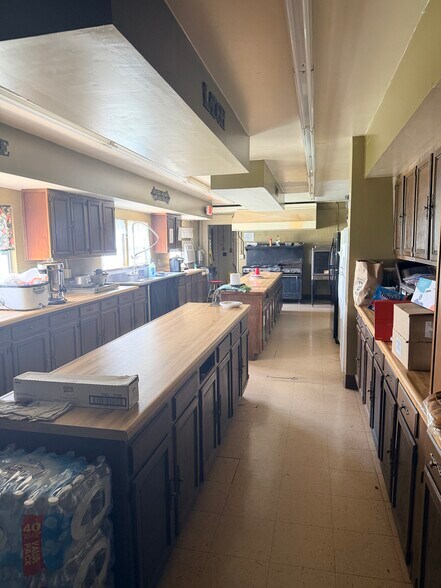 More Photos Of 2255 US 42, London Specialty For Lease