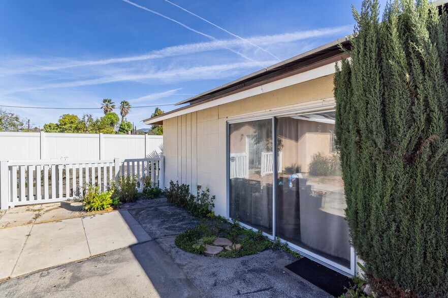 More Photos Of 9826 Columbus Ave, North Hills Multifamily For Sale