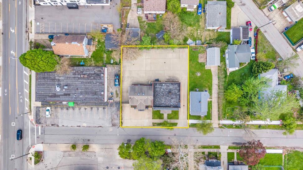 More Photos Of 18515-18519 Underwood Ave, Cleveland Office For Lease