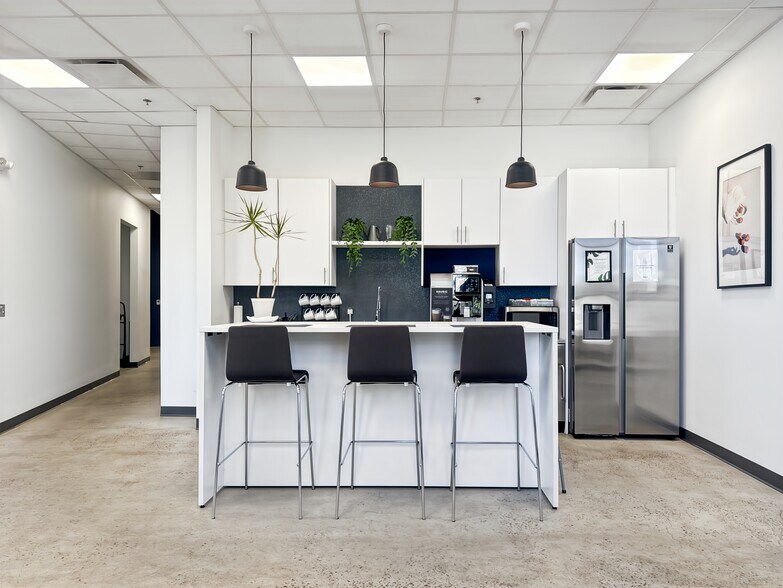 More Photos Of 37 Easton Ave, New Brunswick Coworking Space