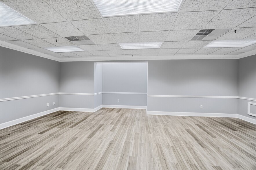 More Photos Of 4753-4759 Cornell Rd, Blue Ash Medical For Sale