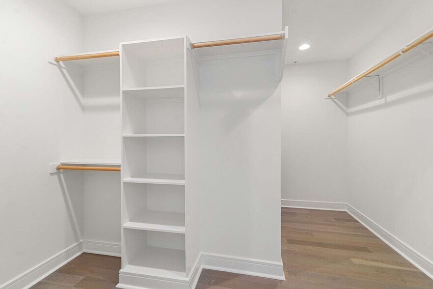 More Photos Of 3200 McKinney Ave, Dallas Multifamily For Sale