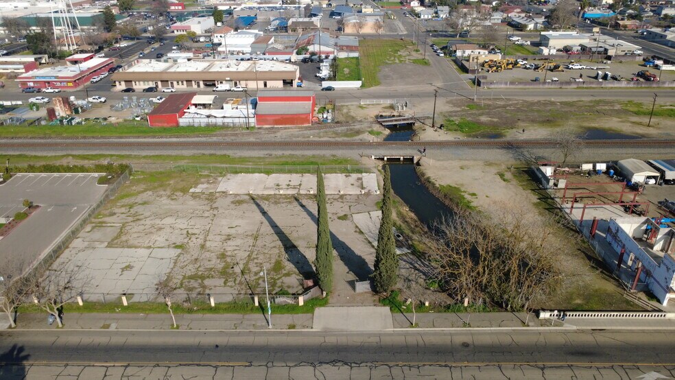 Primary Photo Of S Gateway Dr, Madera Land For Sale
