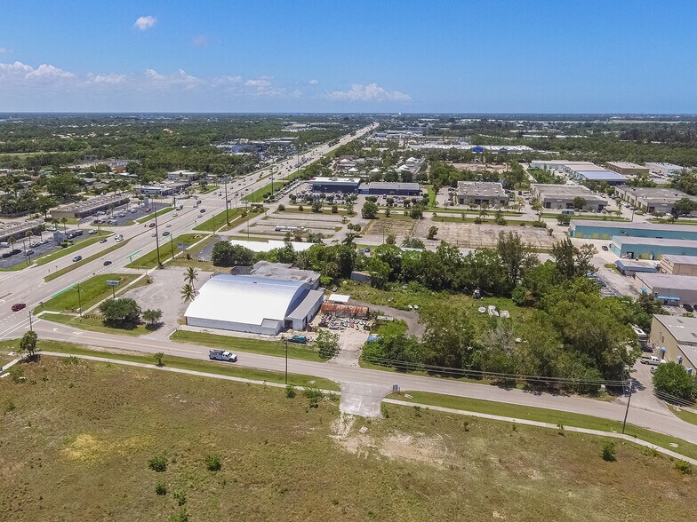 More Photos Of 4461 SE Federal Hwy, Stuart Freestanding For Lease