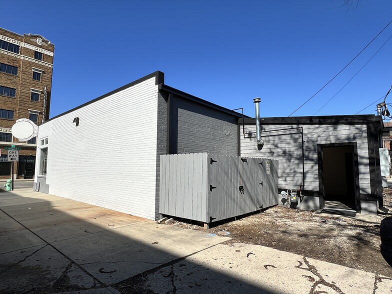 More Photos Of 901 N Pennsylvania St, Indianapolis Freestanding For Lease
