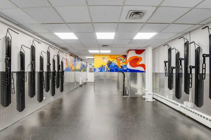 More Photos Of 437 Madison Ave, New York Office For Lease