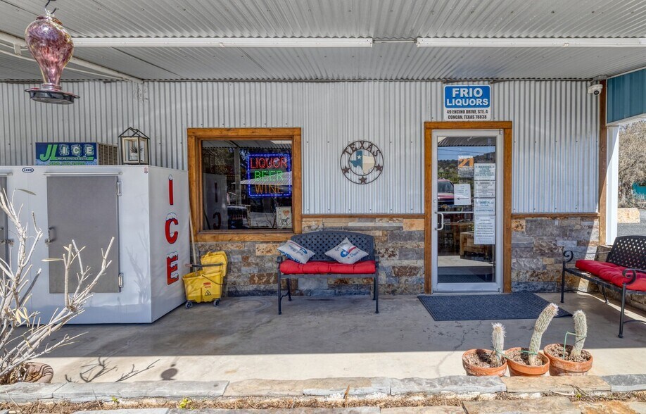 More Photos Of 49 Encino Dr, Concan Convenience Store For Sale