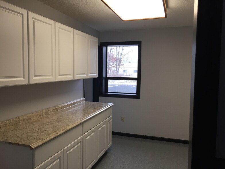 More Photos Of 860 Hudson River Rd, Mechanicville Manufacturing For Lease