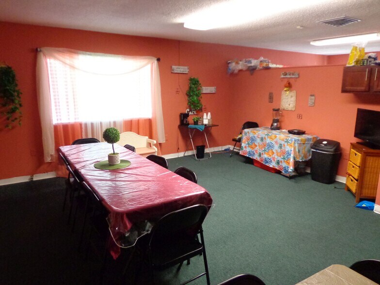 More Photos Of 1904 W Waters Ave, Tampa Freestanding For Sale