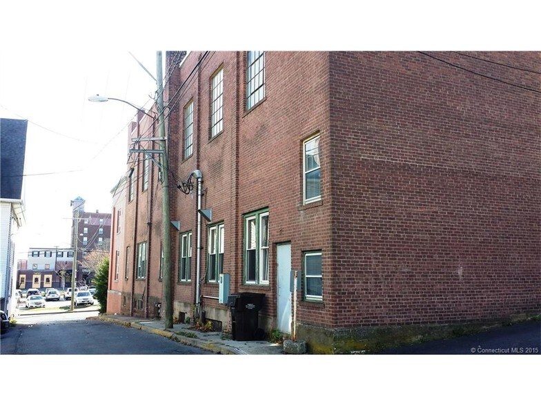 More Photos Of 54 Washington St, Middletown Office For Sale