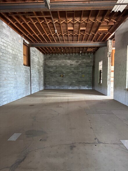 More Photos Of 96 Main st, Reinholds Warehouse For Lease