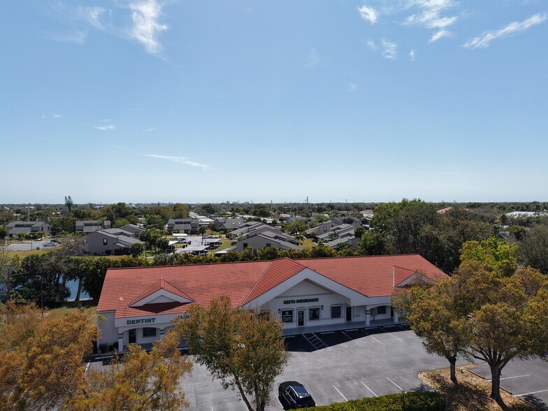 More Photos Of 8931 Conference Dr, Fort Myers Office For Lease
