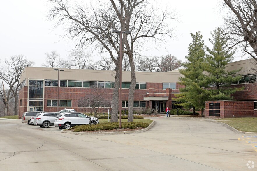 More Photos Of 1500 NW 118th St, Clive Office For Sale