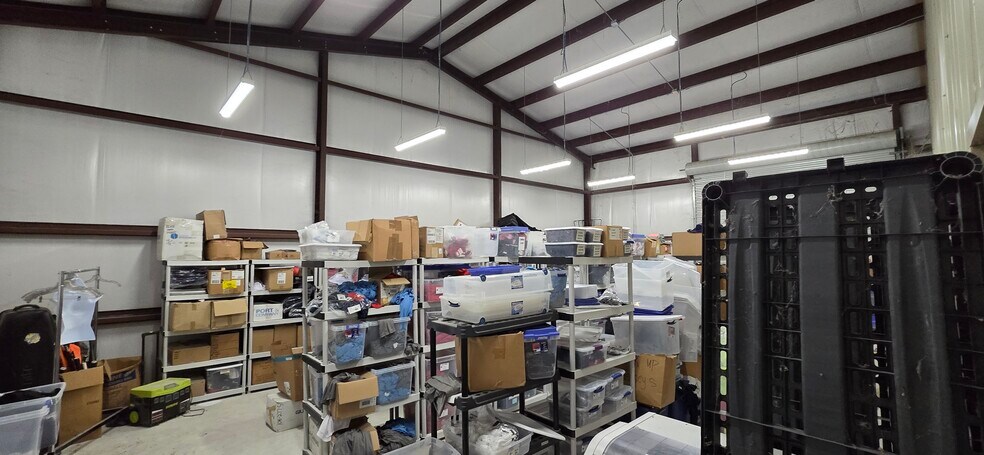 More Photos Of 239 Investment Loop, Hutto Warehouse For Lease